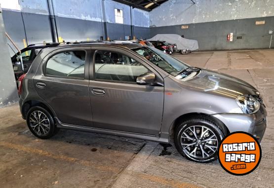 Autos - Toyota Etios xls At 5 puertas 2020 Nafta 35000Km - En Venta