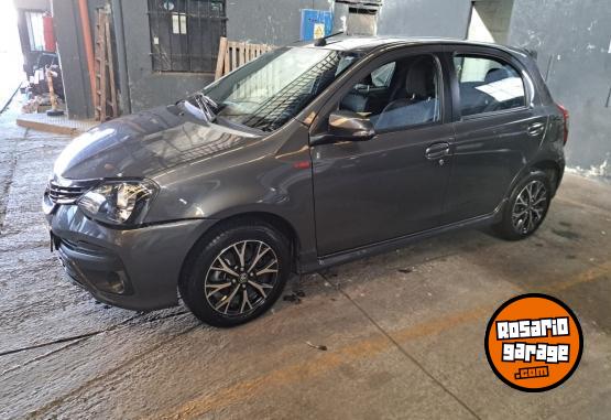 Autos - Toyota Etios xls At 5 puertas 2020 Nafta 35000Km - En Venta