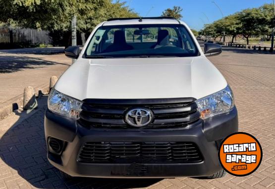 Camionetas - Toyota HILUX 2.4 SC DX 2026 Diesel 0Km - En Venta