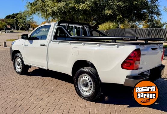 Camionetas - Toyota HILUX 2.4 SC DX 2026 Diesel 0Km - En Venta