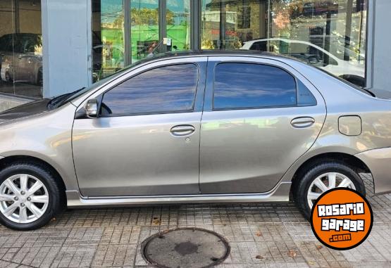 Autos - Toyota ETIOS XLS 1.5N 6MT 2018 Nafta 90000Km - En Venta