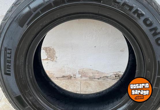 Accesorios para Autos - Cubiertas Pirelli 205/75/16 excelente estado - En Venta