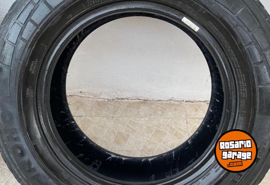Accesorios para Autos - Cubiertas Pirelli 205/75/16 excelente estado - En Venta