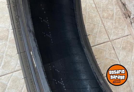 Accesorios para Autos - Cubiertas Pirelli 205/75/16 excelente estado - En Venta