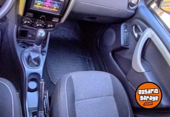 Autos - Renault Duster 2018 GNC 69668Km - En Venta
