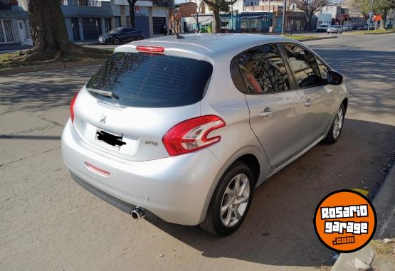 Autos - Peugeot 208 Allure Plus touchcree 2013 Nafta 129Km - En Venta