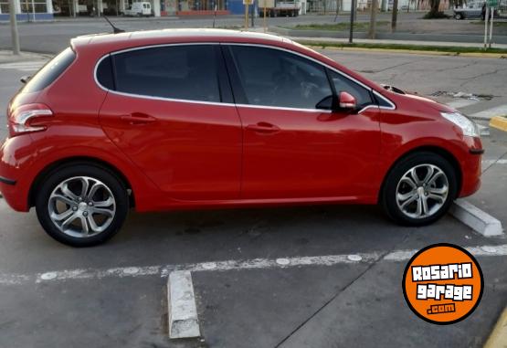 Autos - Peugeot 208 pack cuir 2015 Nafta 39000Km - En Venta