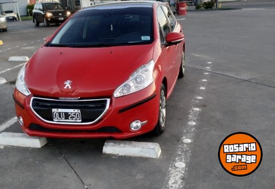 Autos - Peugeot 208 pack cuir 2015 Nafta 39000Km - En Venta