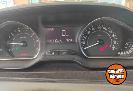 Autos - Peugeot 208 pack cuir 2015 Nafta 39000Km - En Venta