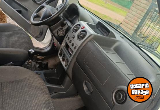 Utilitarios - Peugeot 2024 hdi confort 2024 Diesel 120000Km - En Venta
