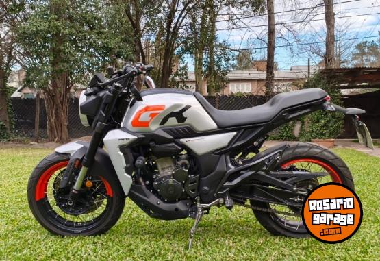Motos - Zontes Gk 350 2024 Nafta 7500Km - En Venta