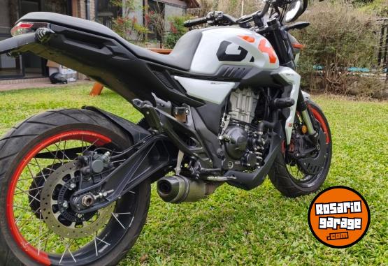 Motos - Zontes Gk 350 2024 Nafta 7500Km - En Venta