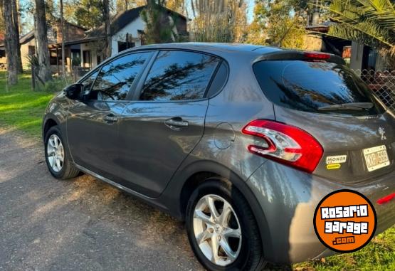 Autos - Peugeot 208 2013 GNC 130000Km - En Venta