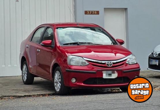 Autos - Toyota Etios xls 2015 Nafta 107000Km - En Venta