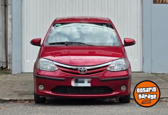 Autos - Toyota Etios xls 2015 Nafta 107000Km - En Venta