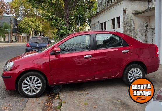 Autos - Toyota Etios xls 2015 Nafta 107000Km - En Venta