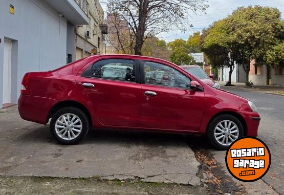 Autos - Toyota Etios xls 2015 Nafta 107000Km - En Venta