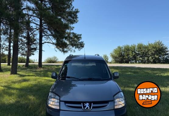 Utilitarios - Peugeot PARTNER PATAGONICA 1.6N 2017 GNC 130000Km - En Venta