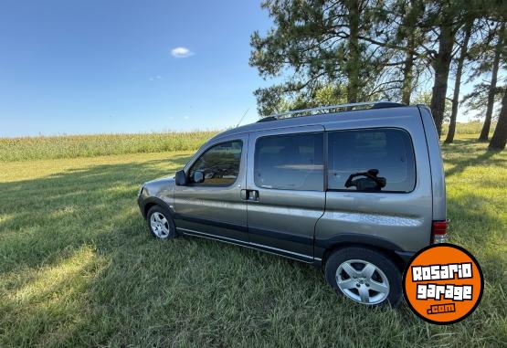 Utilitarios - Peugeot PARTNER PATAGONICA 1.6N 2017 GNC 130000Km - En Venta