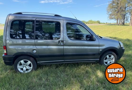 Utilitarios - Peugeot PARTNER PATAGONICA 1.6N 2017 GNC 130000Km - En Venta