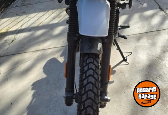 Motos - Royal Enfield Himalayan 2021 Nafta 16700Km - En Venta