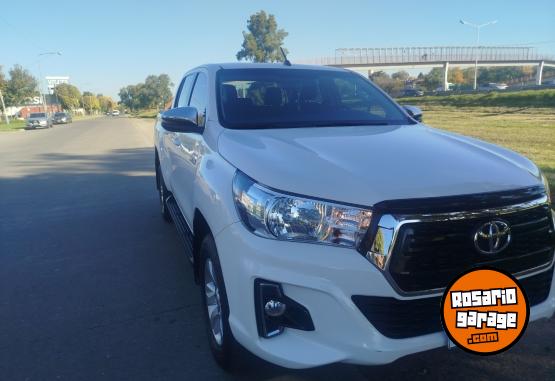 Camionetas - Toyota Hilux SRV 4x2 2019 Diesel 72000Km - En Venta