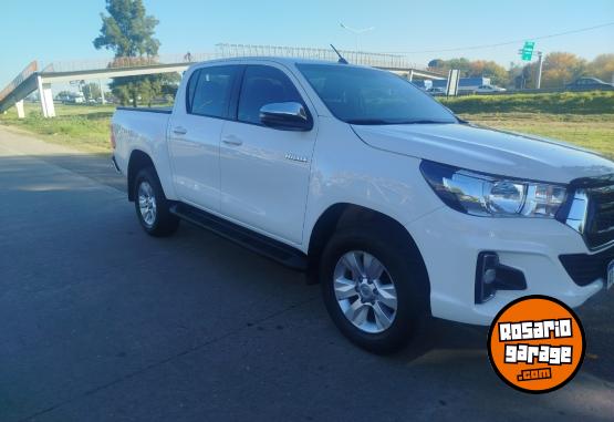 Camionetas - Toyota Hilux SRV 4x2 2019 Diesel 72000Km - En Venta