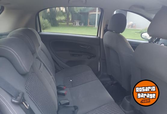 Autos - Fiat FIAT PUNTO ESSENC 1.4 GNC 2011 GNC 125000Km - En Venta