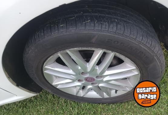 Autos - Fiat FIAT PUNTO ESSENC 1.4 GNC 2011 GNC 125000Km - En Venta