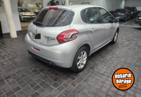 Autos - Peugeot 208 ALLURE TOUCH 2015 Nafta 100000Km - En Venta