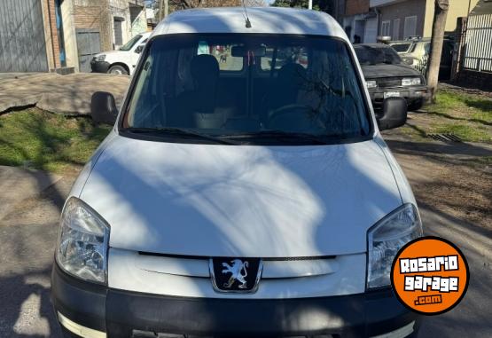 Utilitarios - Peugeot Partner 2016 Diesel 135000Km - En Venta