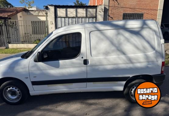 Utilitarios - Peugeot Partner 2016 Diesel 135000Km - En Venta