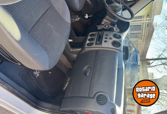 Utilitarios - Peugeot Partner 2016 Diesel 135000Km - En Venta