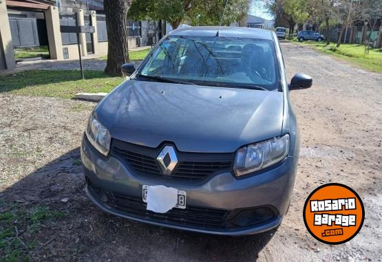 Autos - Renault Logan 2015 GNC 236000Km - En Venta