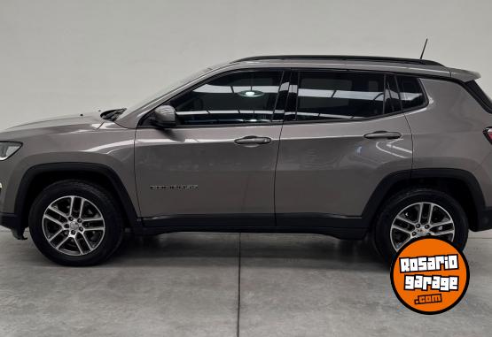 Camionetas - Jeep Compass Sport impecable 2019 Nafta 100000Km - En Venta