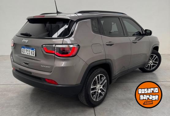 Camionetas - Jeep Compass Sport impecable 2019 Nafta 100000Km - En Venta
