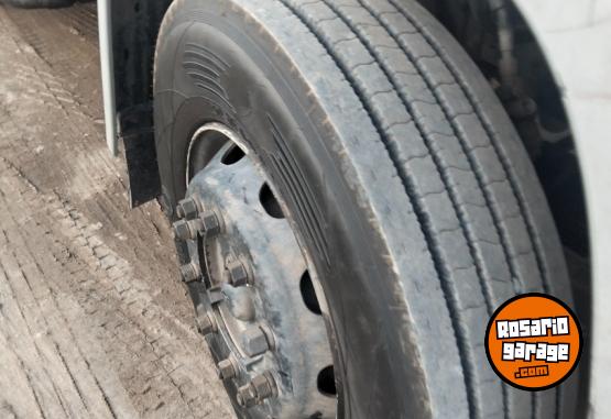 Camiones y Grúas - Vendo camión con saider 14.50 - En Venta