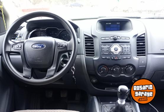 Camionetas - Ford Ranger XLS 2017 Diesel 198000Km - En Venta