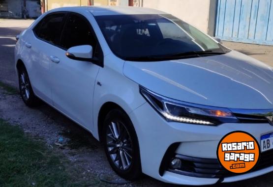 Autos - Toyota Corolla XEI pack CVT 2017 Nafta 90000Km - En Venta