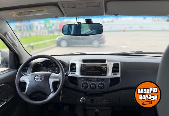 Camionetas - Toyota Hilux 4x4 2014 Diesel 195000Km - En Venta