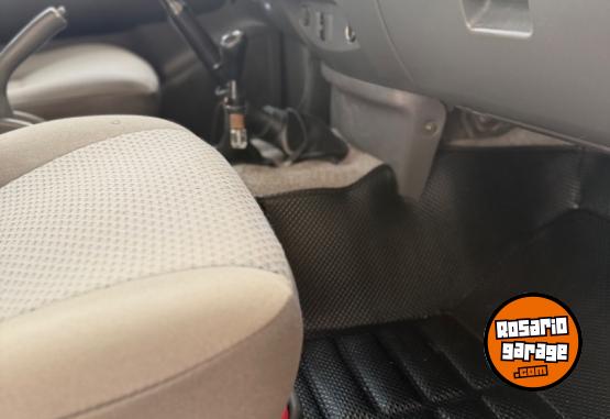 Camionetas - Toyota Hilux 4x4 2014 Diesel 195000Km - En Venta