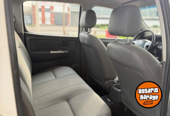 Camionetas - Toyota Hilux 4x4 2014 Diesel 195000Km - En Venta