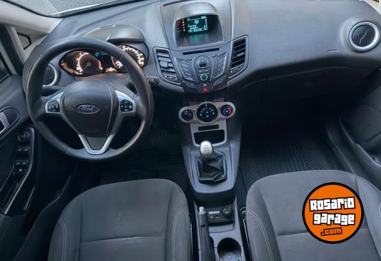 Autos - Ford Fiesta 2015 GNC 161000Km - En Venta