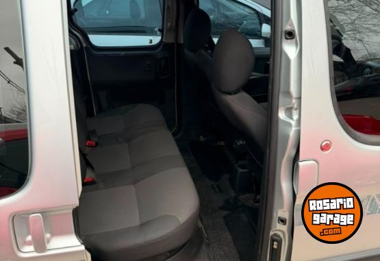 Utilitarios - Peugeot PARTNER PATAGONICA 1.6 2017 Nafta 167000Km - En Venta