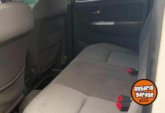 Camionetas - Toyota HILUX SRV 4x2 2012 Diesel 240000Km - En Venta