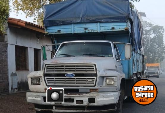 Camiones y Grúas - Vendo Ford 7000 - En Venta