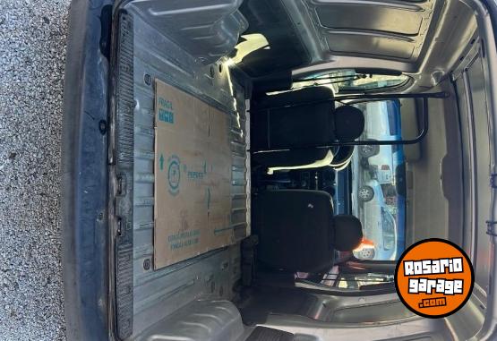 Utilitarios - Renault Kangoo 1.6 nafta 2014 Nafta 155000Km - En Venta