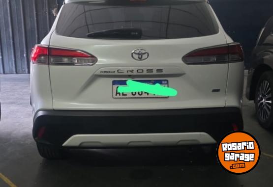 Autos - Toyota COROLLA CROSS SEG CVT 2021 Nafta 53600Km - En Venta