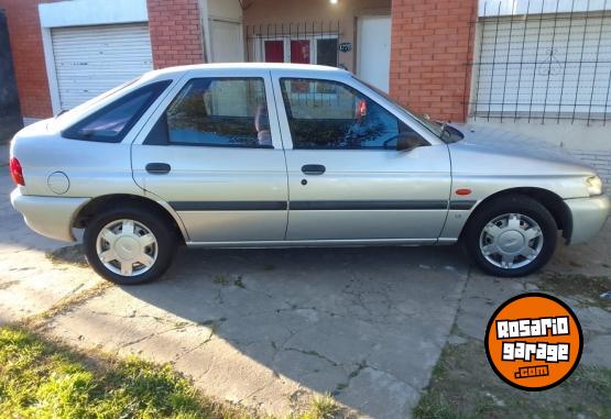 Autos - Ford Escort 1999 Nafta 111111Km - En Venta