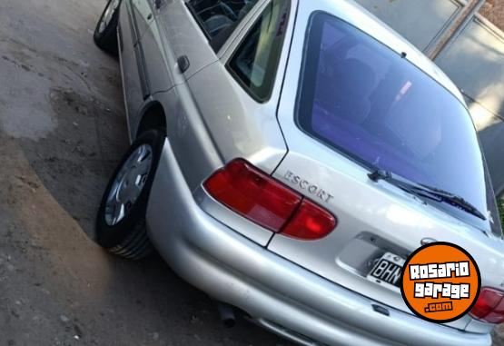 Autos - Ford Escort 1999 Nafta 111111Km - En Venta